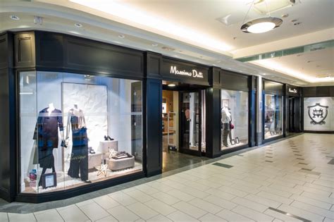 Massimo Dutti Riga Galerija Center Darba laiks un adrese.